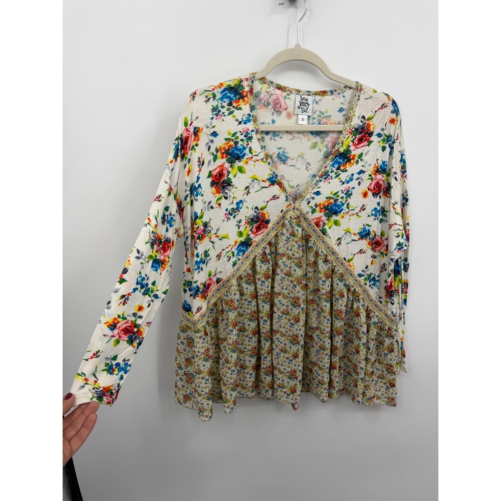 Ivy‎ Jane Mixed Floral Babydoll peplum Top Women Size S White Long Sleeve V-Neck